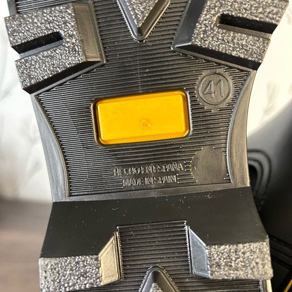 NWOt Igor Chelsea Boots - Picture 7 of 8